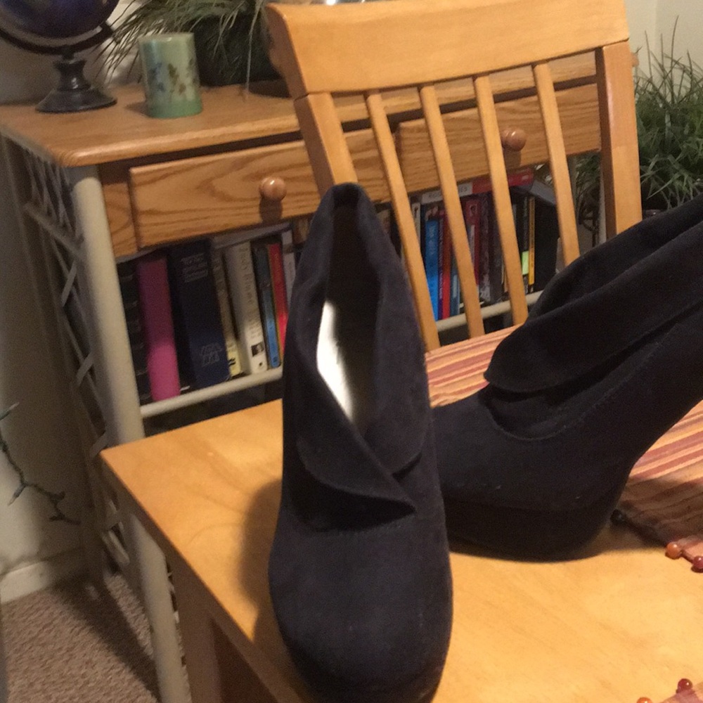 Mossimo Booties - Picture 2 of 3